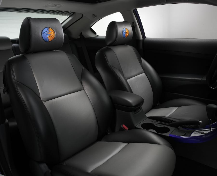 Интерьер Scion tC by Ron English 2007 года  (фото 4 из 8)